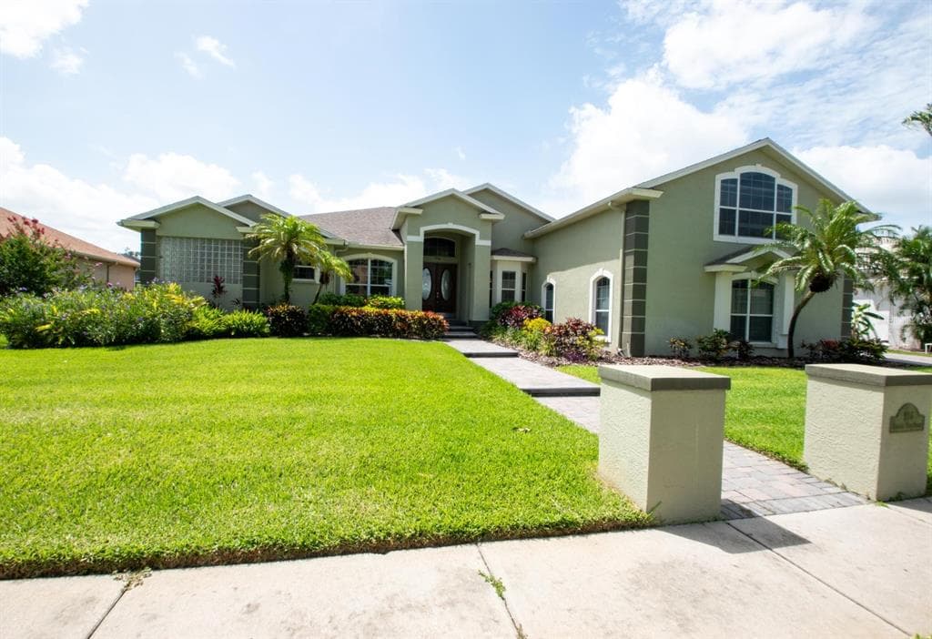 916 BUNKER VIEW DRIVE APOLLO BEACH, FL 33572