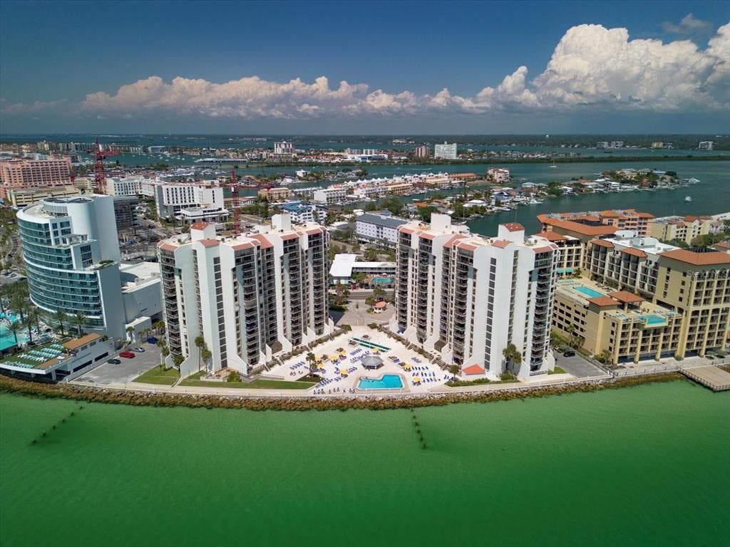 440 S GULFVIEW BOULEVARD UNIT 701 CLEARWATER BEACH, FL 33767
