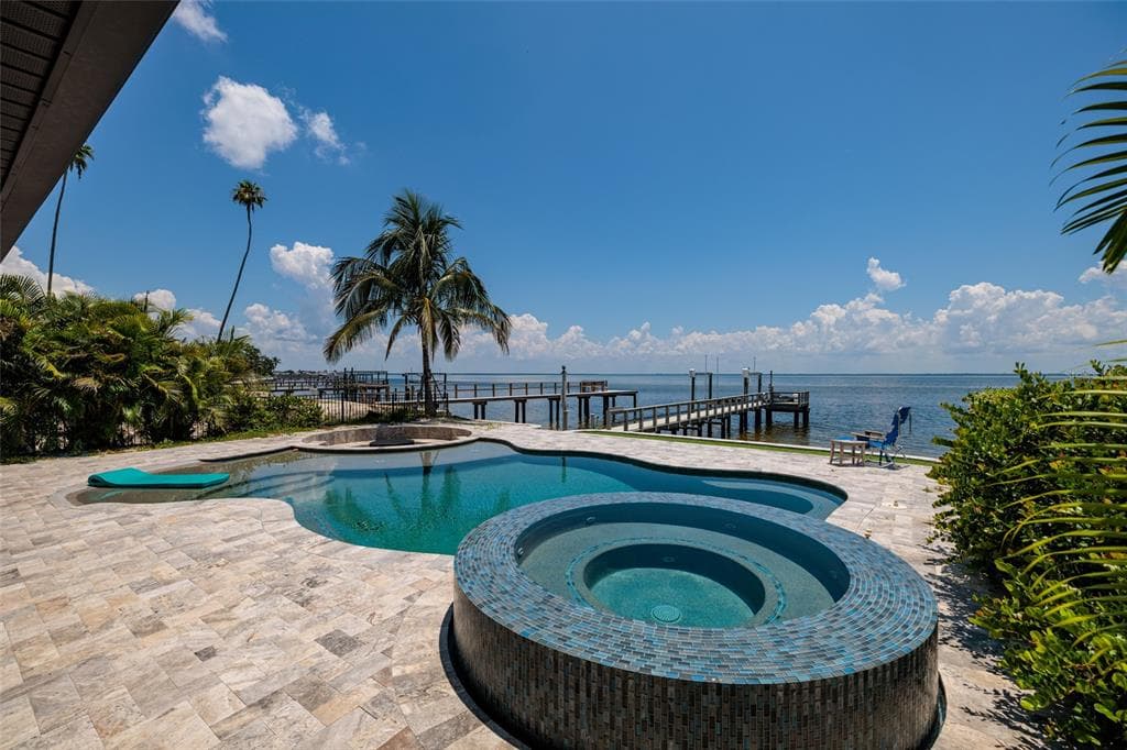 3319 BAYSHORE BOULEVARD NE ST PETERSBURG, FL 33703