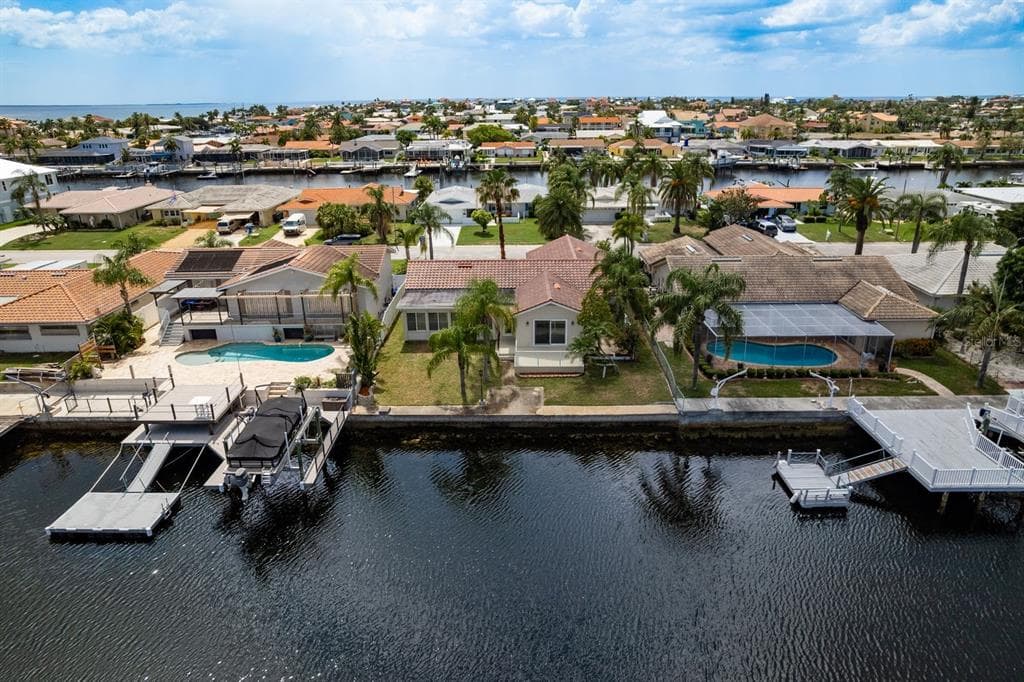 5008 GLENN DRIVE NEW PORT RICHEY, FL 34652