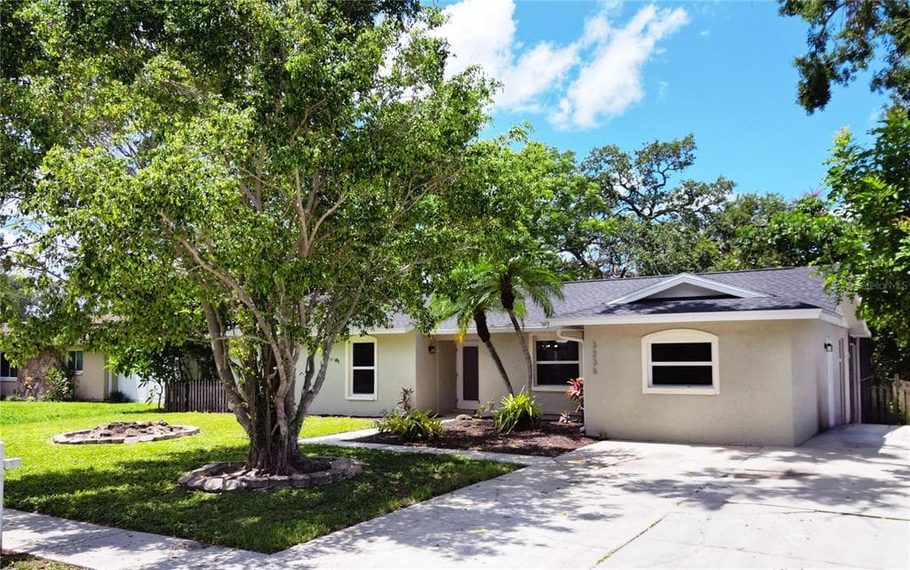 3236 KINGSWOOD DRIVE