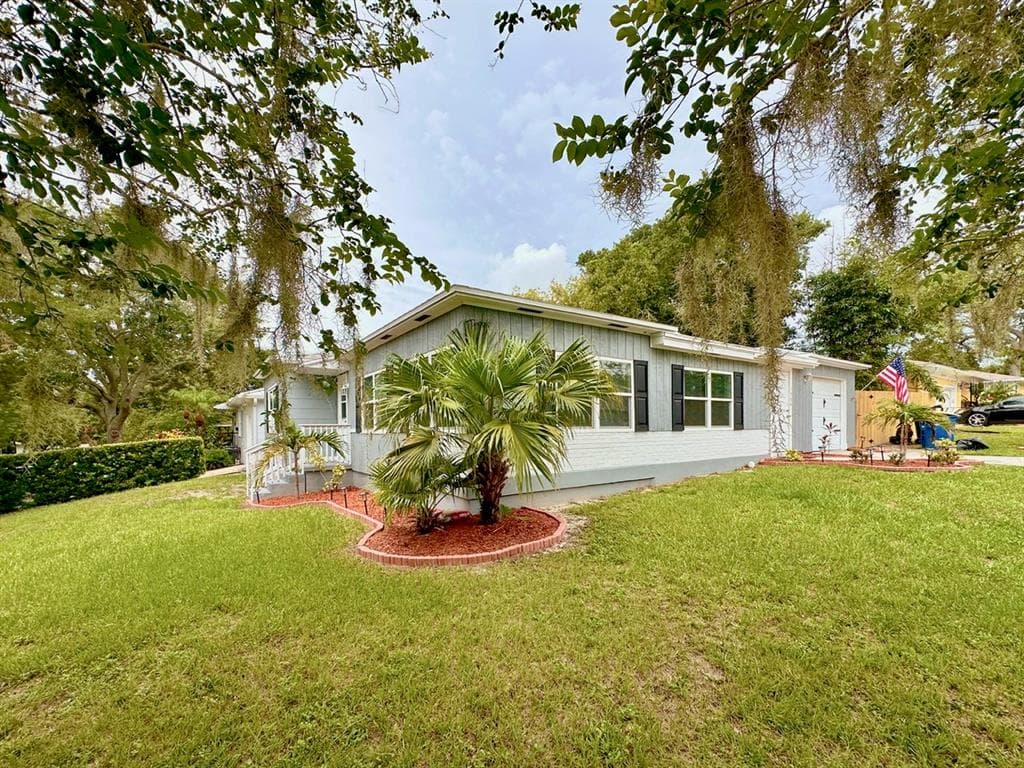 1554 ELMWOOD STREET CLEARWATER, FL 33755