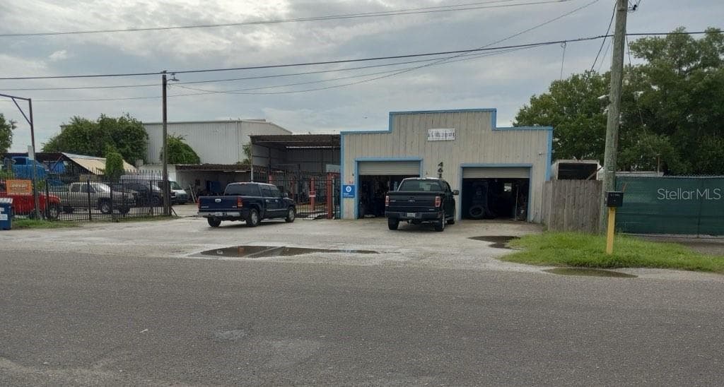 4615 N HUBERT AVENUE TAMPA, FL 33614
