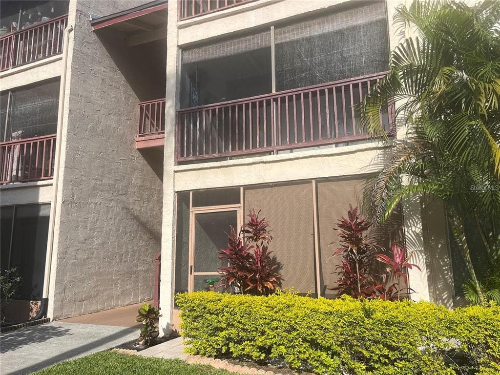 8602 CHAMPLAIN COURT UNIT 92 TAMPA, FL 33614