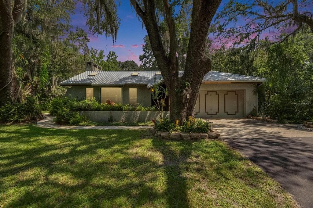3102 E TRAPNELL ROAD PLANT CITY, FL 33566