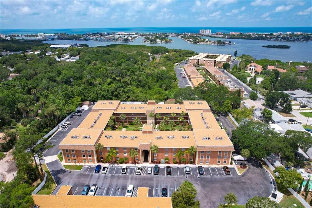12760 INDIAN ROCKS ROAD UNIT 553(Furnished) LARGO, FL 33774