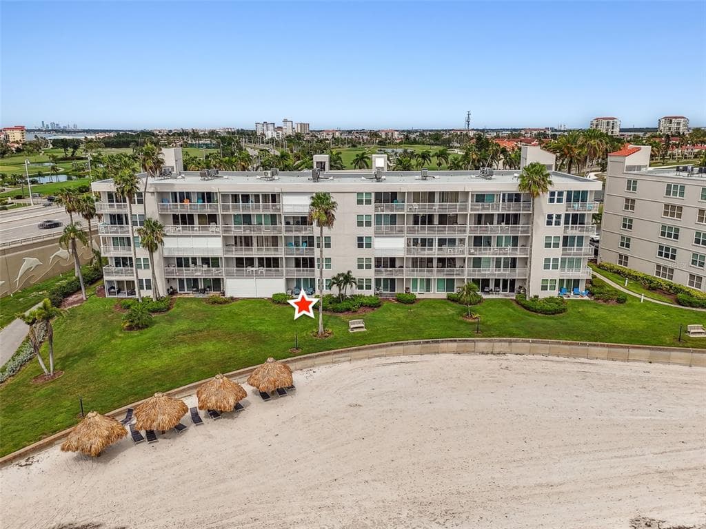 5701 BAHIA DEL MAR CIRCLE UNIT 105 ST PETERSBURG, FL 33715