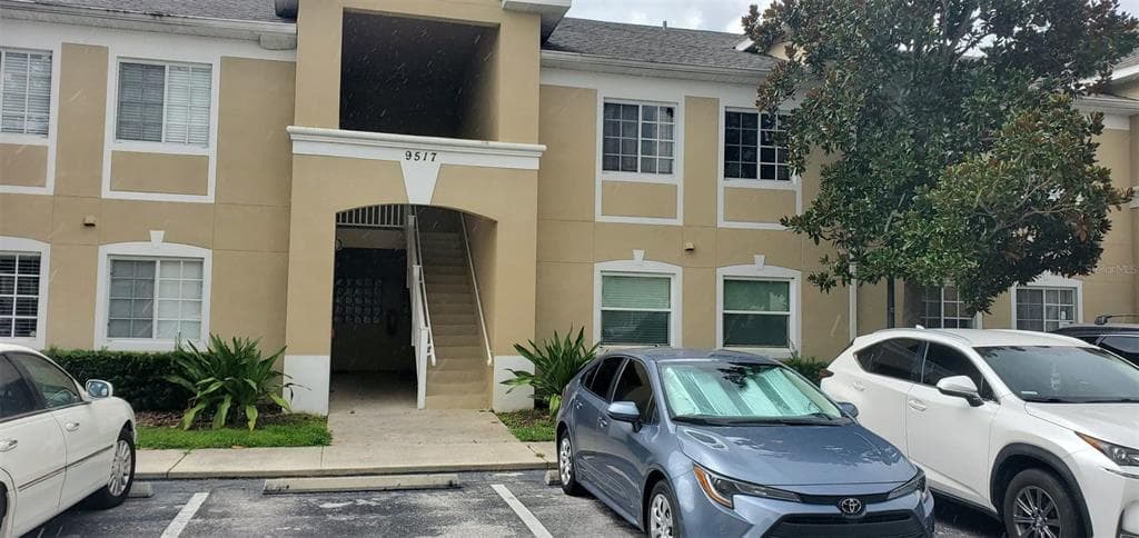 9517 AMBERDALE COURT UNIT 202 RIVERVIEW, FL 33578