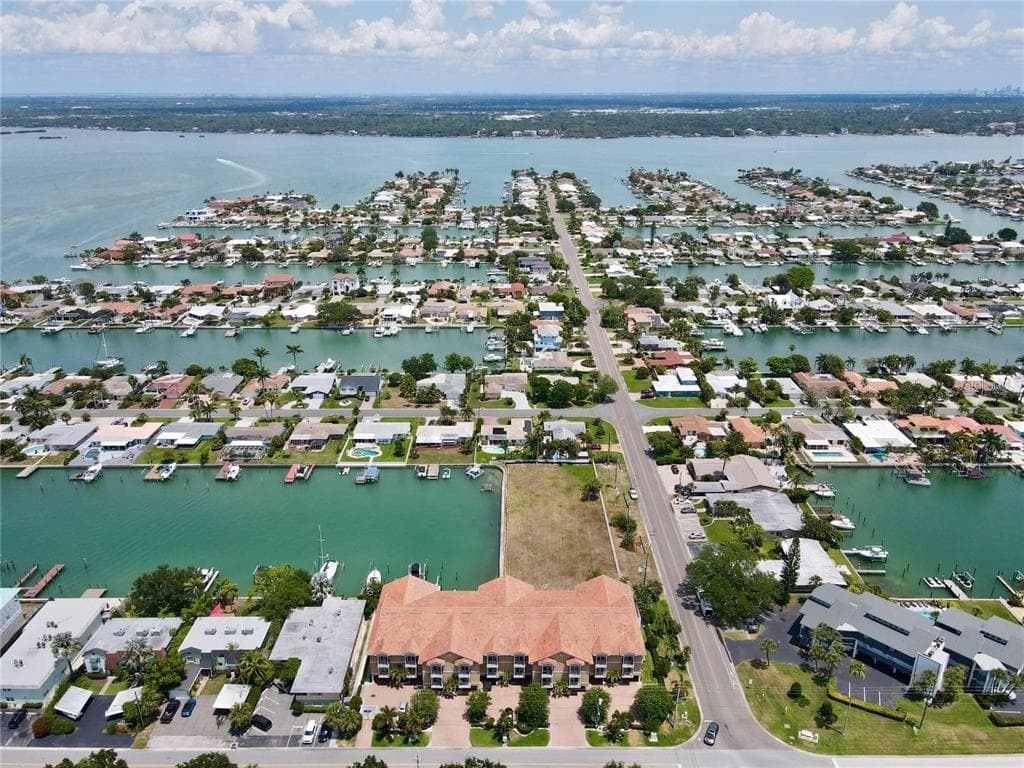 300 CAPRI BOULEVARD UNIT 3