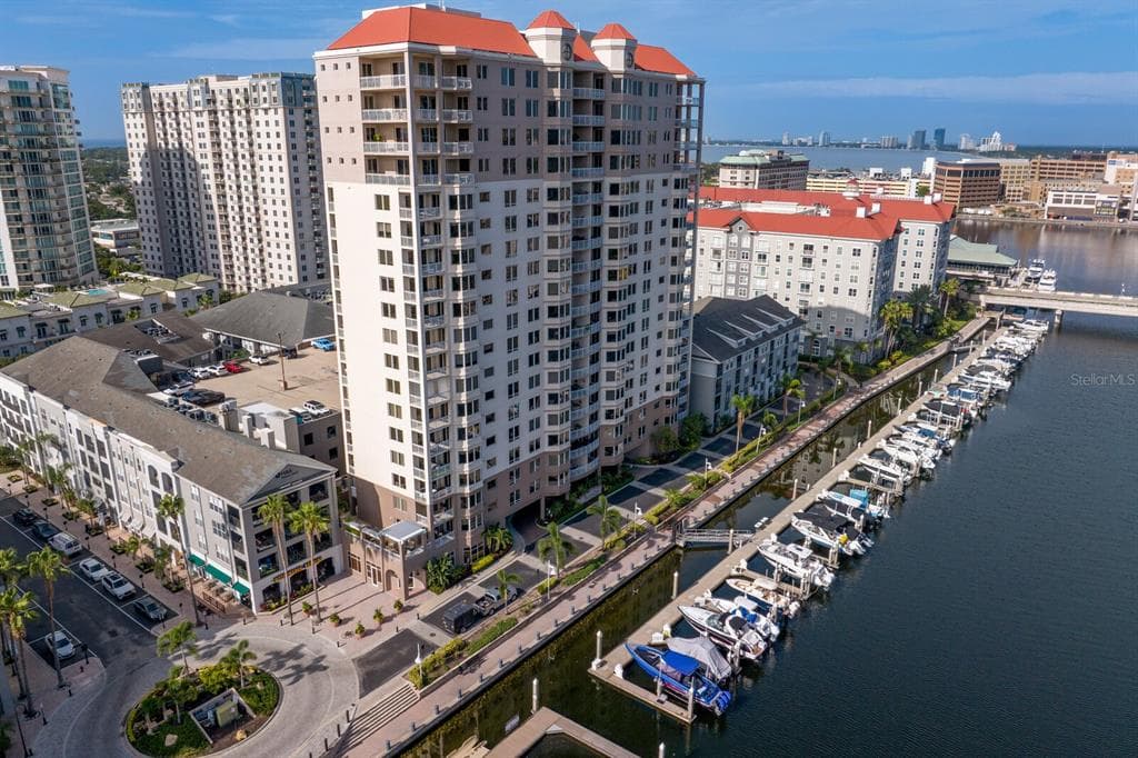 371 CHANNELSIDE WALK WAY UNIT 1104 TAMPA, FL 33602