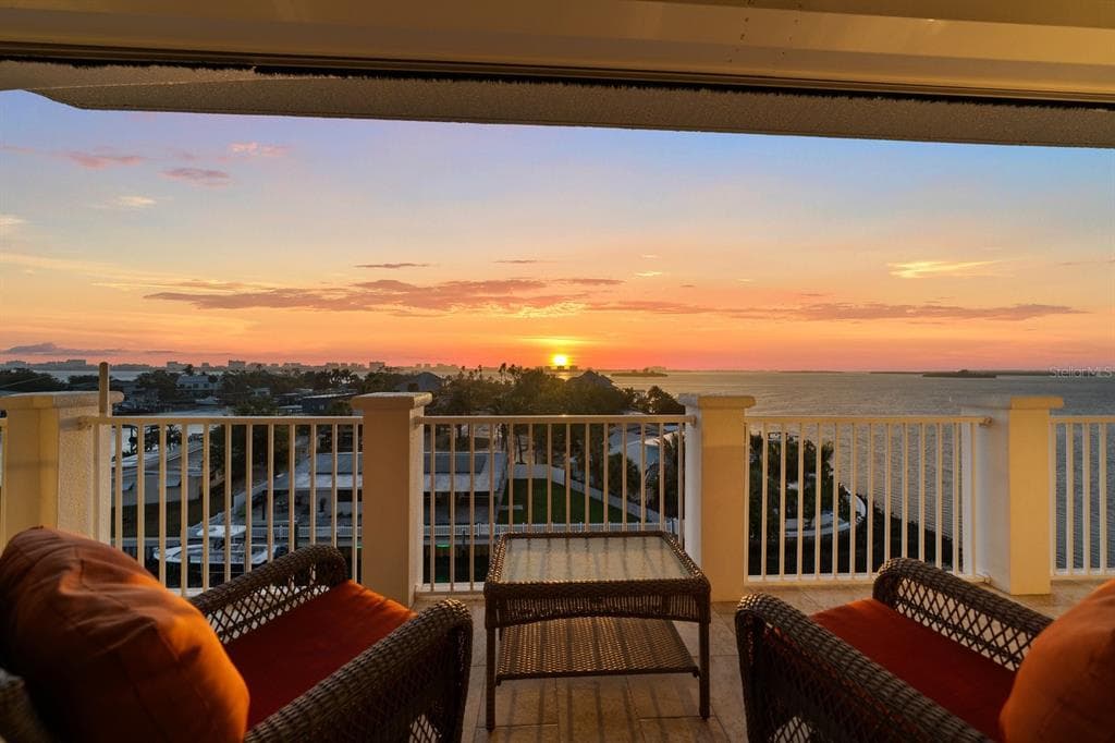 1860 N FORT HARRISON AVENUE UNIT 402 CLEARWATER, FL 33755