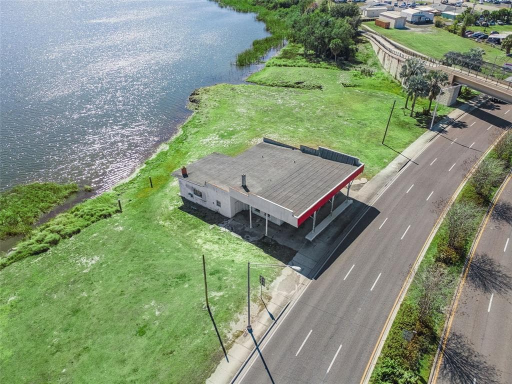 1300 S LAKE SHORE WAY LAKE ALFRED, FL 33850