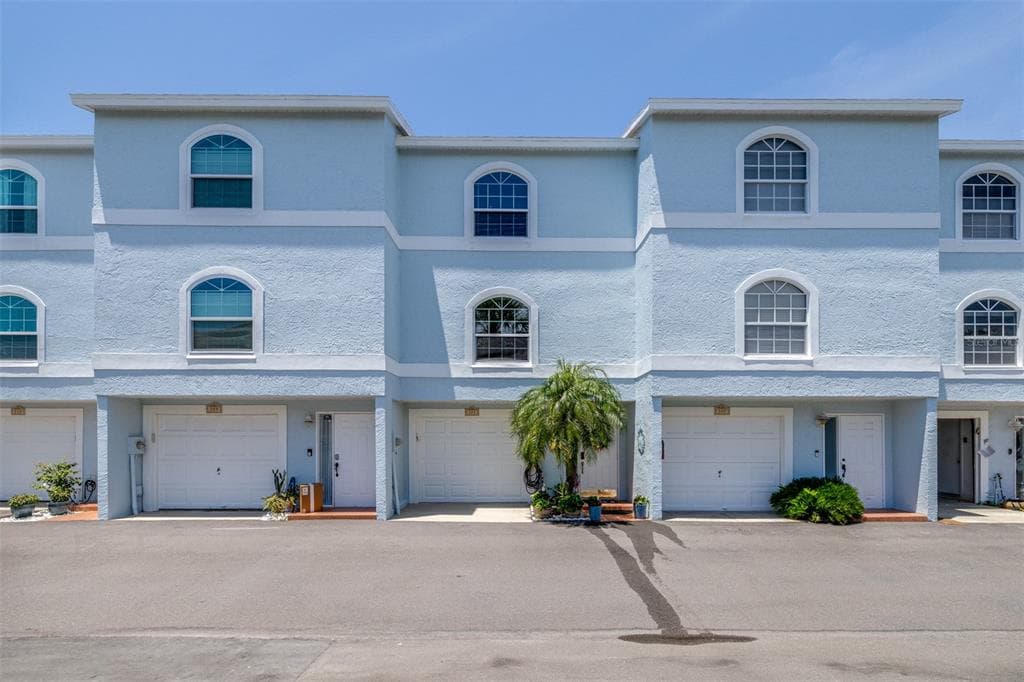751 PINELLAS BAYWAY S UNIT 208 TIERRA VERDE, FL 33715