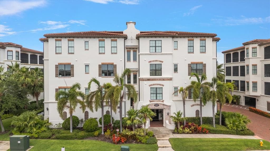 5707 YEATS MANOR DRIVE UNIT 402 TAMPA, FL 33616