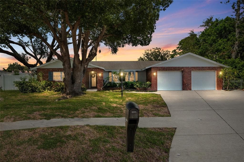 13623 97TH TERRACE SEMINOLE, FL 33776