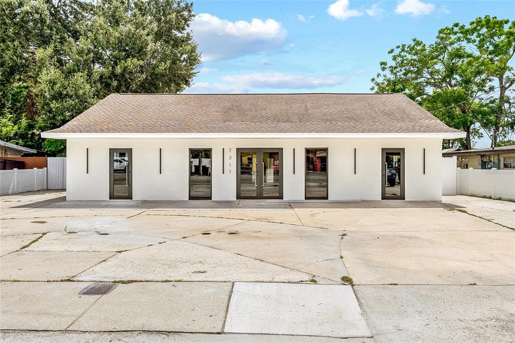 7311 N ARMENIA AVENUE TAMPA, FL 33604