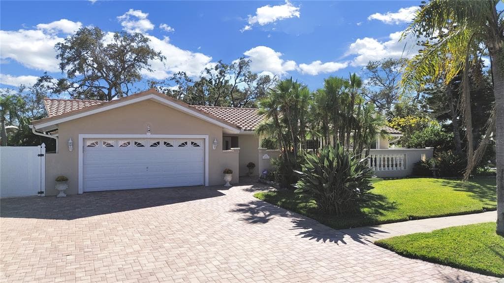 1001 MCLEAN STREET DUNEDIN, FL 34698