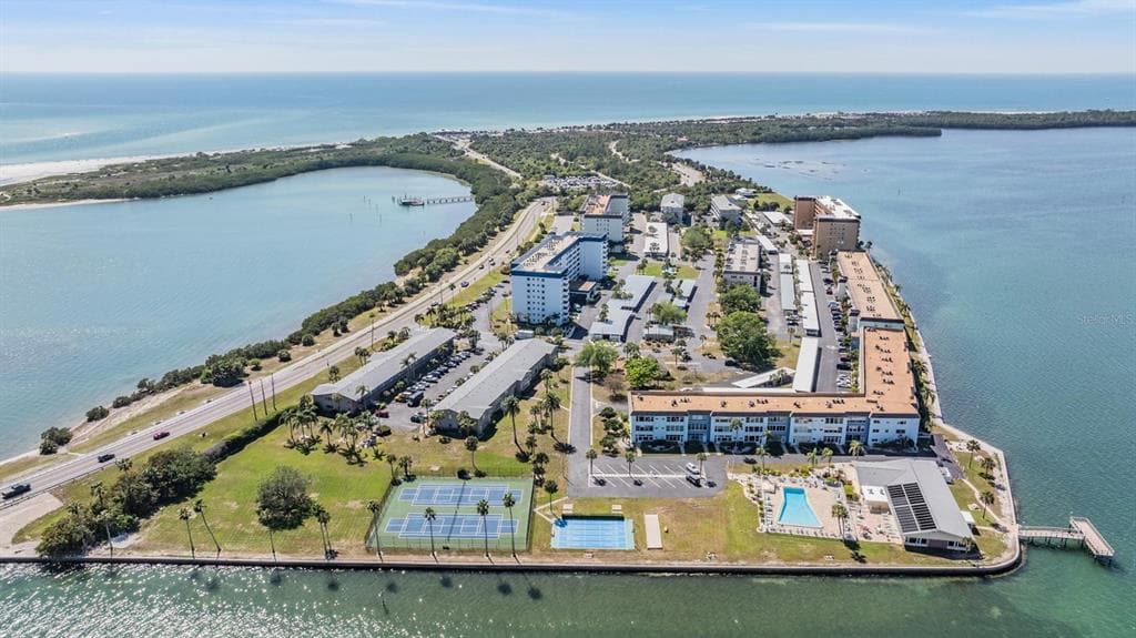 7 DUNOON PLACE UNIT 304 DUNEDIN, FL 34698
