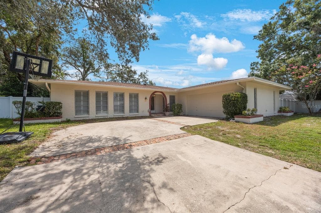 1655 SHEFFIELD DRIVE CLEARWATER, FL 33764