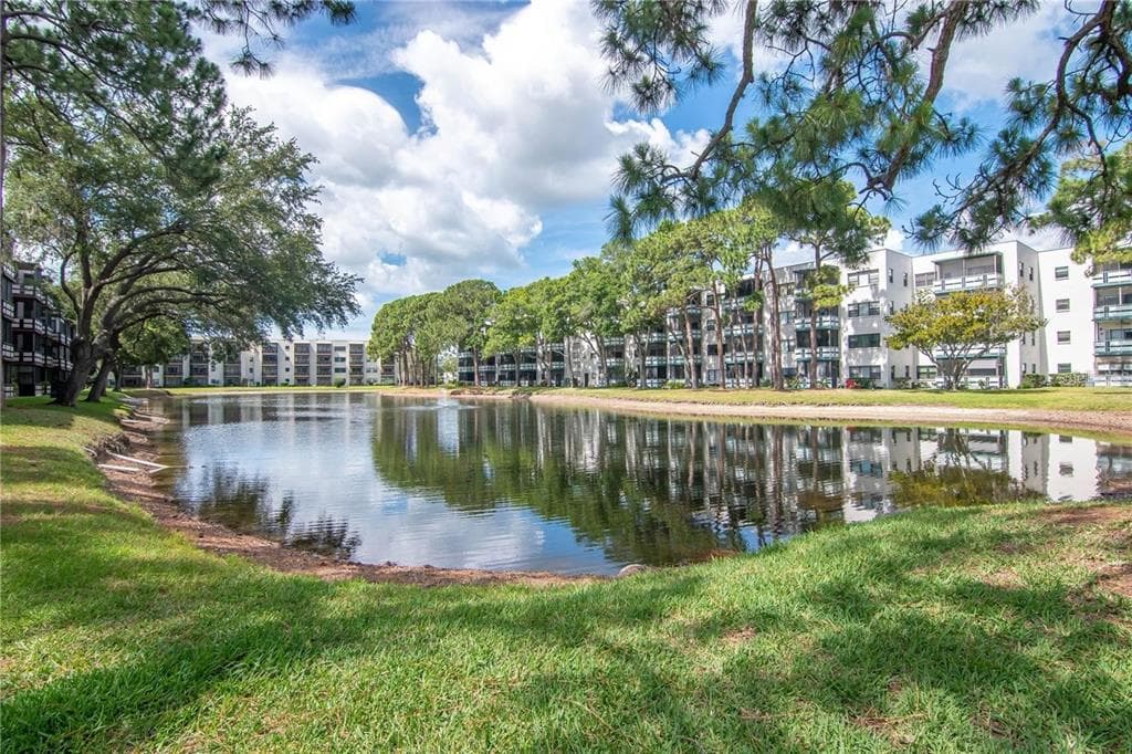 5980 80TH STREET N UNIT 210 ST PETERSBURG, FL 33709