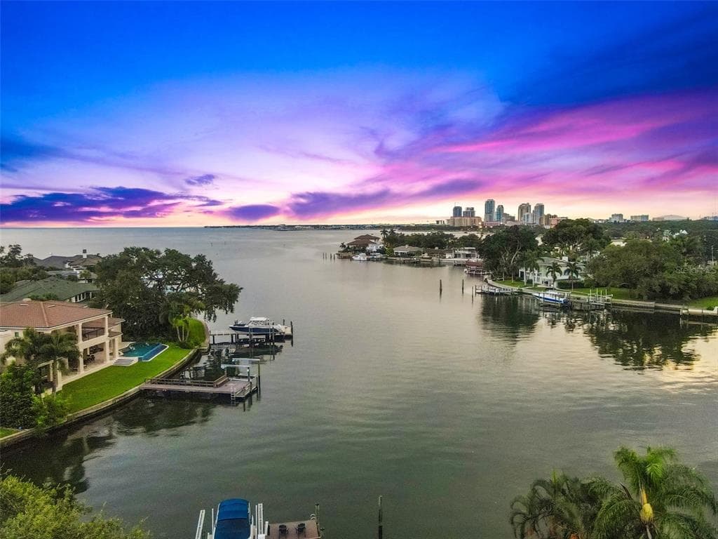 1365 BRIGHTWATERS BOULEVARD NE ST PETERSBURG, FL 33704