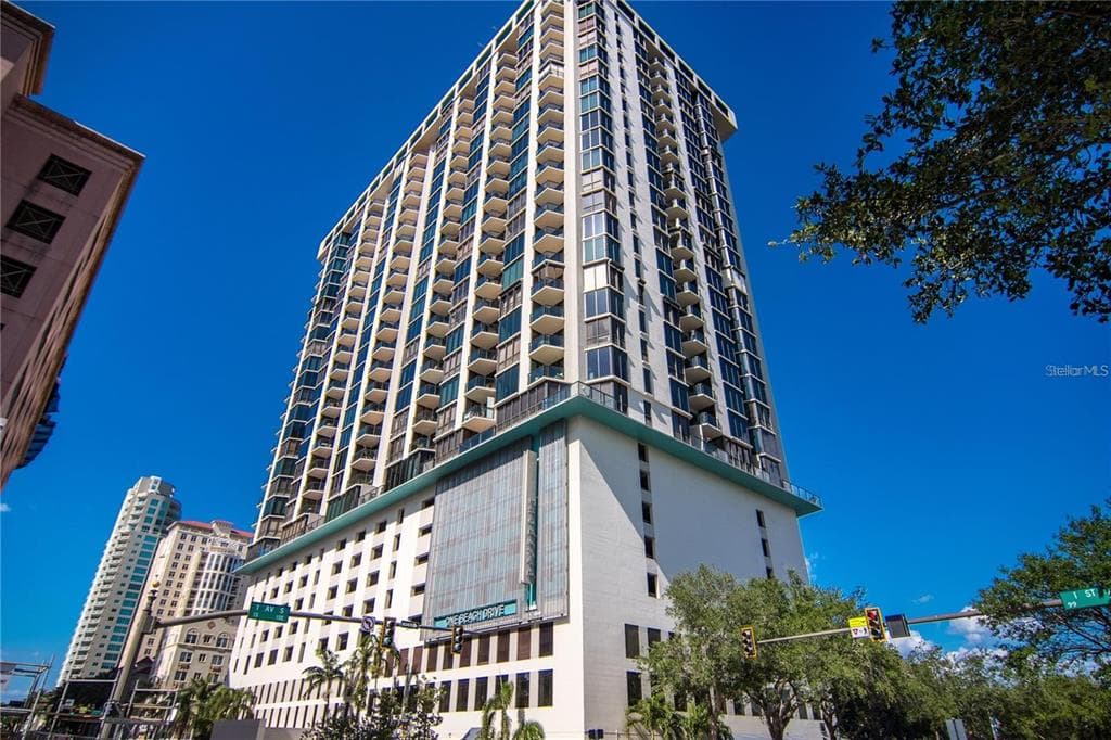 1 BEACH DRIVE SE UNIT 1006 ST PETERSBURG, FL 33701