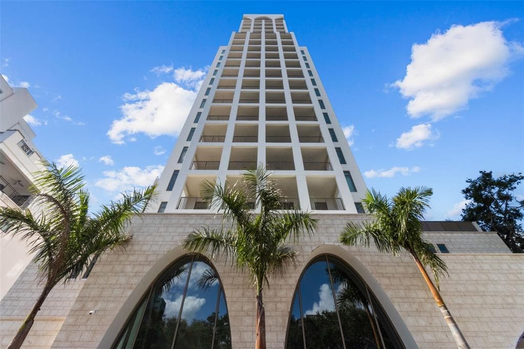 126 4TH AVENUE NE UNIT 601 ST PETERSBURG, FL 33701
