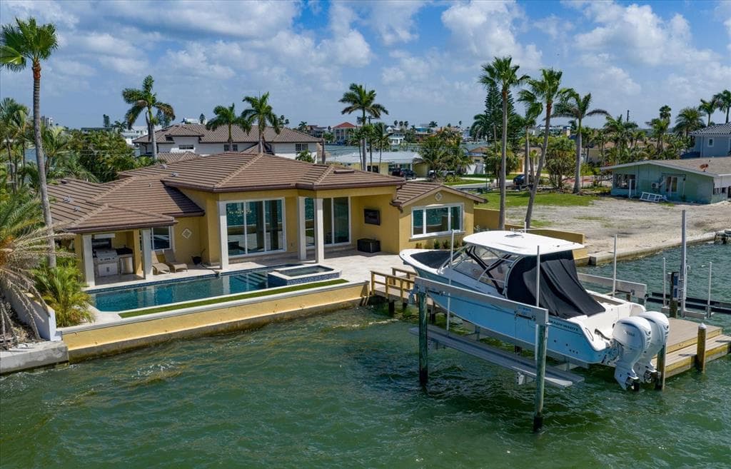 422 55TH AVENUE ST PETE BEACH, FL 33706
