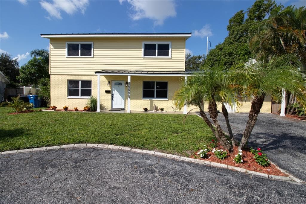 1596 81ST AVENUE N ST PETERSBURG, FL 33702