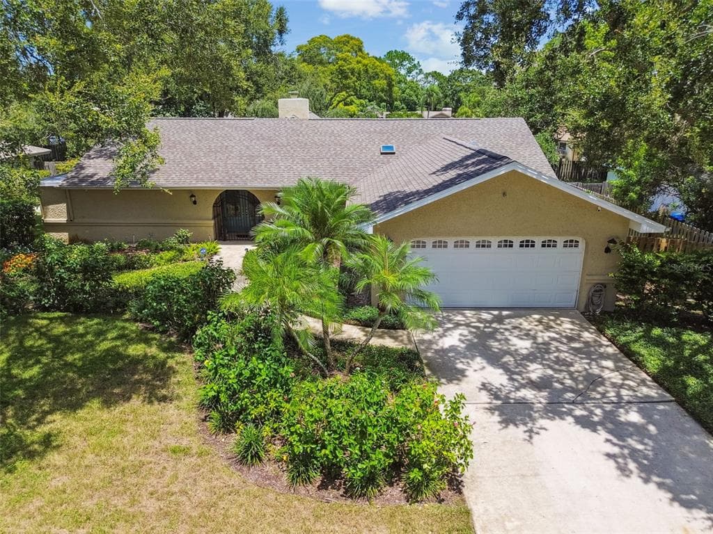 822 VILLAGE WAY PALM HARBOR, FL 34683