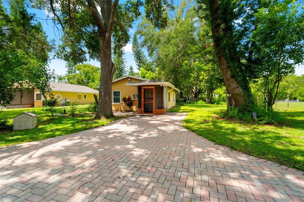 5709 LAKE LE CLARE ROAD LUTZ, FL 33558