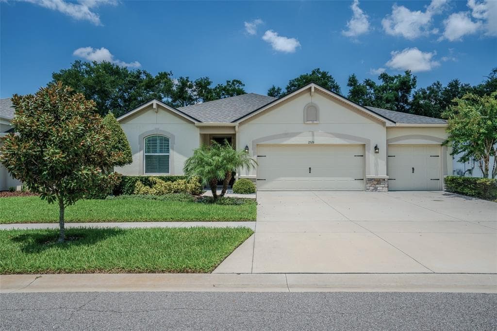 2526 VALLEY SUNSET LANE VALRICO, FL 33594