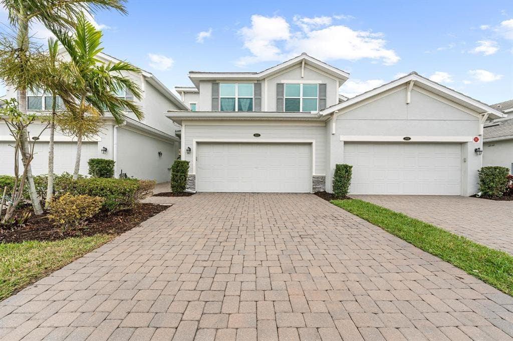 933 TIDEWATER SHORES LOOP UNIT 722 BRADENTON, FL 34208