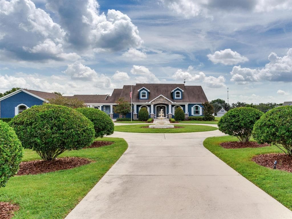 8604 ALAFIA HILLS DRIVE