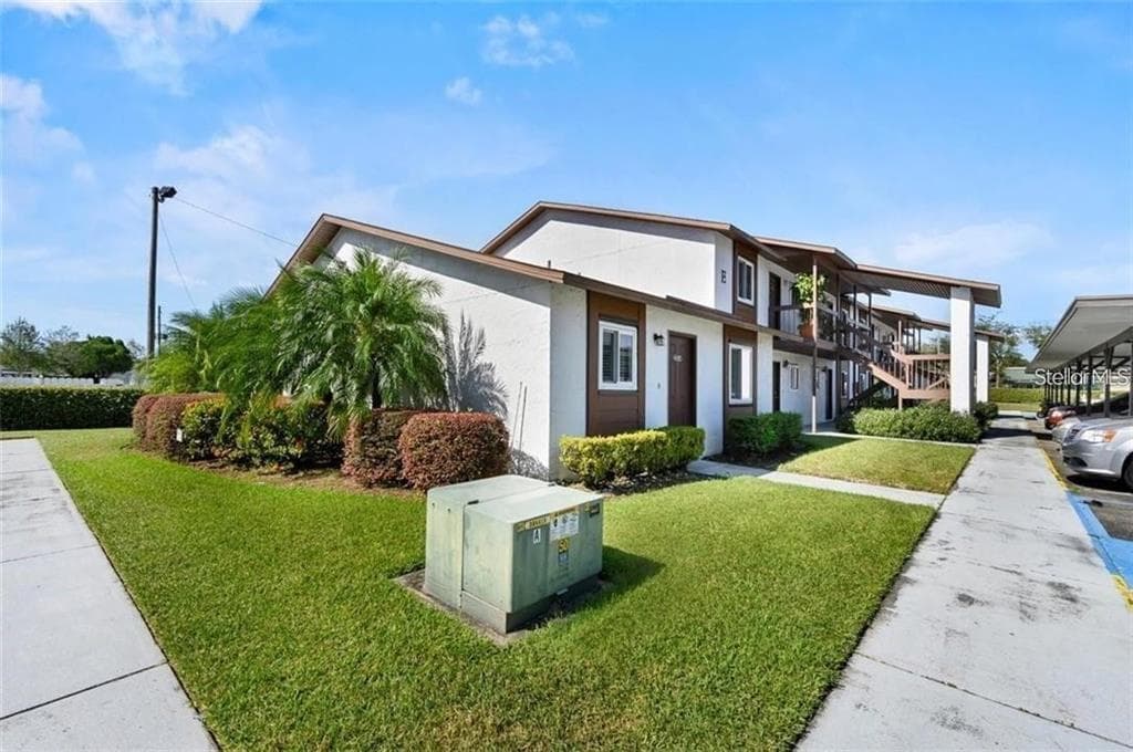 39132 COUNTY ROAD 54 UNIT 2024 ZEPHYRHILLS, FL 33542