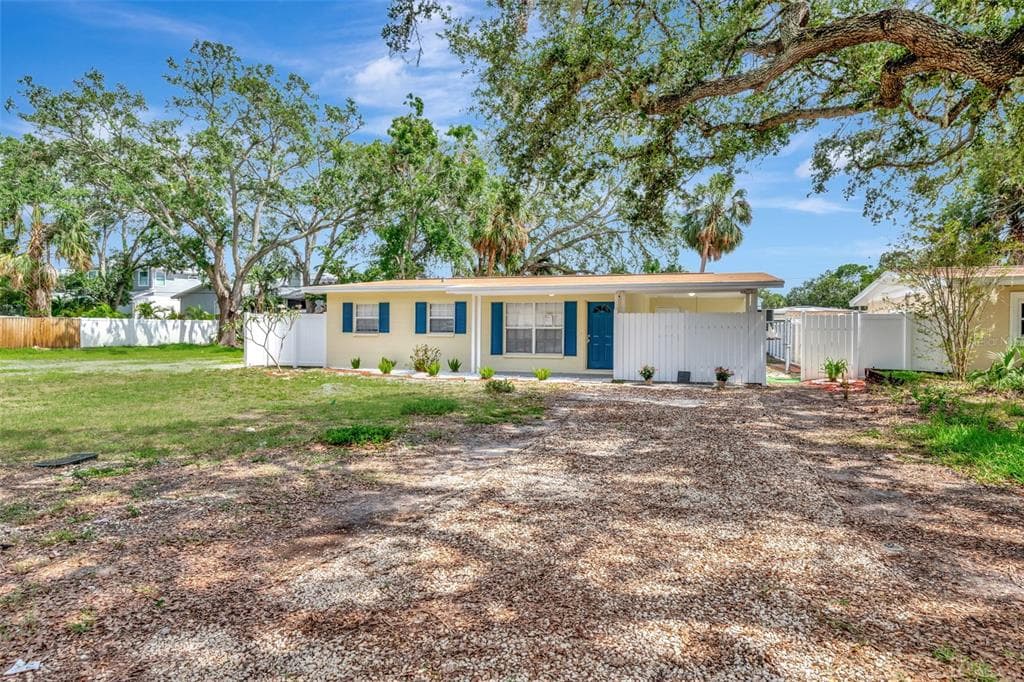 4714 W VASCONIA STREET TAMPA, FL 33629