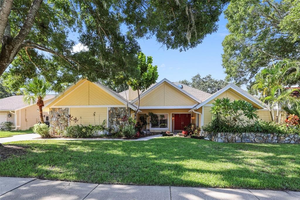 1734 PINE CREEK COURT SAFETY HARBOR, FL 34695