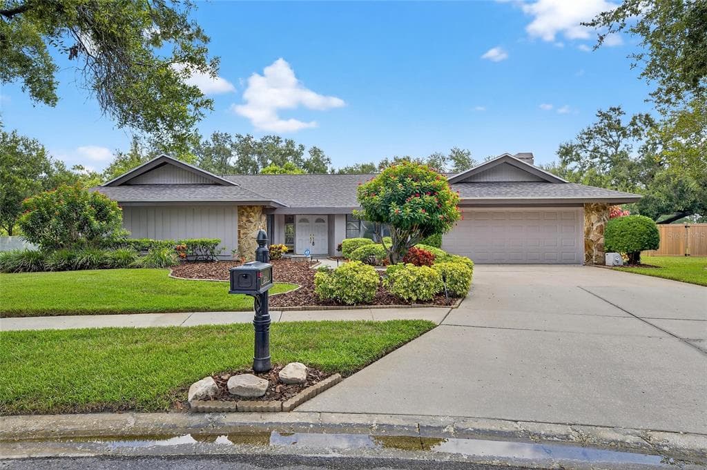 4650 WESTFORD CIRCLE TAMPA, FL 33618