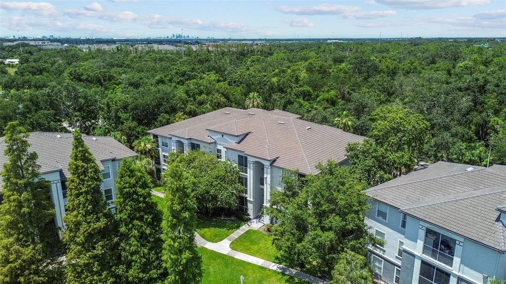 5707 LEGACY CRESCENT PLACE UNIT 301 RIVERVIEW, FL 33578