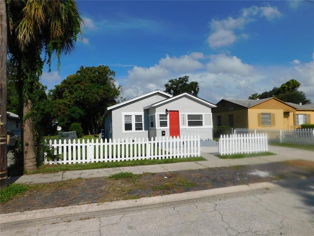 1009 17TH STREET S ST PETERSBURG, FL 33712