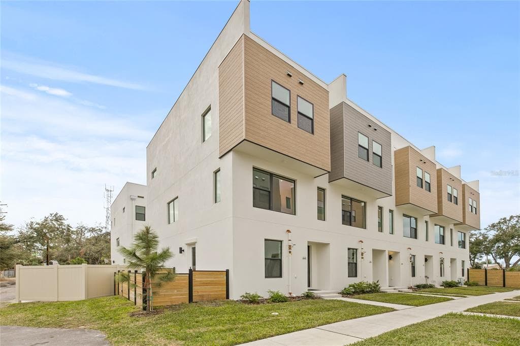 323 15TH STREET N ST PETERSBURG, FL 33705