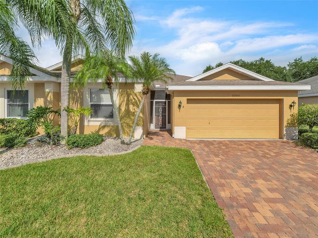 2237 MAYFIELD PALMS LANE UNIT 2237 SUN CITY CENTER, FL 33573