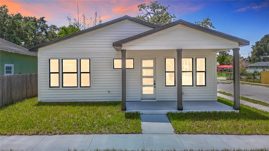 2001 E 20TH AVENUE TAMPA, FL 33605