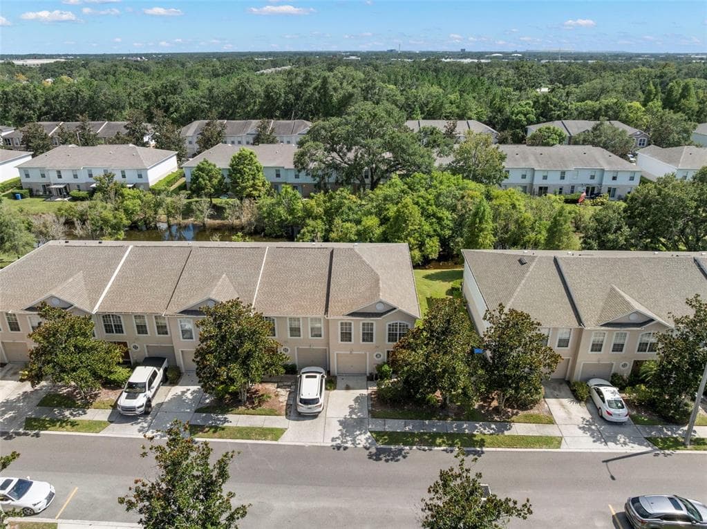 9917 ASHBURN LAKE DRIVE TAMPA, FL 33610