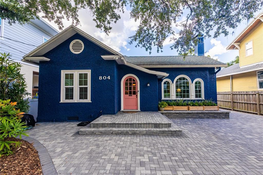 804 E HOLLYWOOD STREET TAMPA, FL 33604