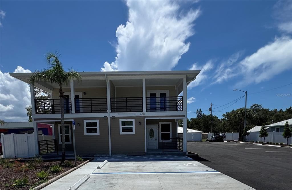 650 E TARPON AVENUE UNIT C1 TARPON SPRINGS, FL 34689