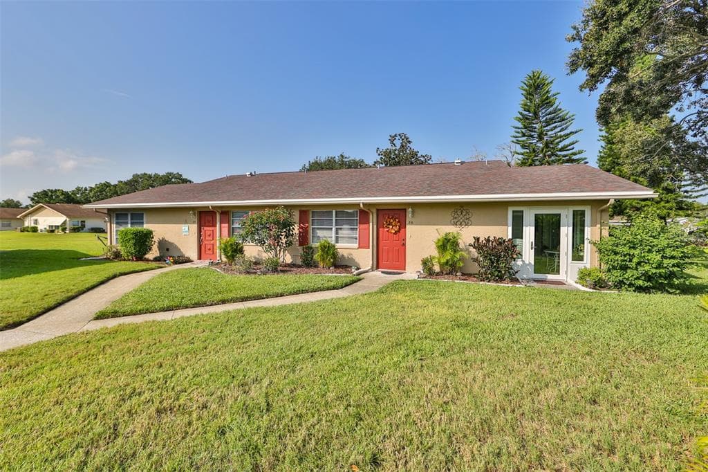 1904 CANTERBURY LANE UNIT M26 SUN CITY CENTER, FL 33573