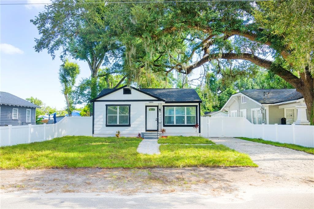 1008 E NORTH BAY STREET TAMPA, FL 33603