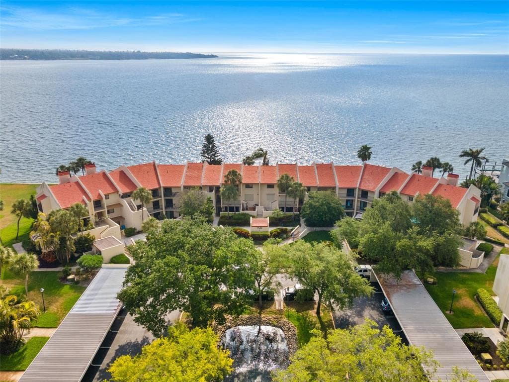 7540 SUNSHINE SKYWAY LANE S UNIT 221 ST PETERSBURG, FL 33712