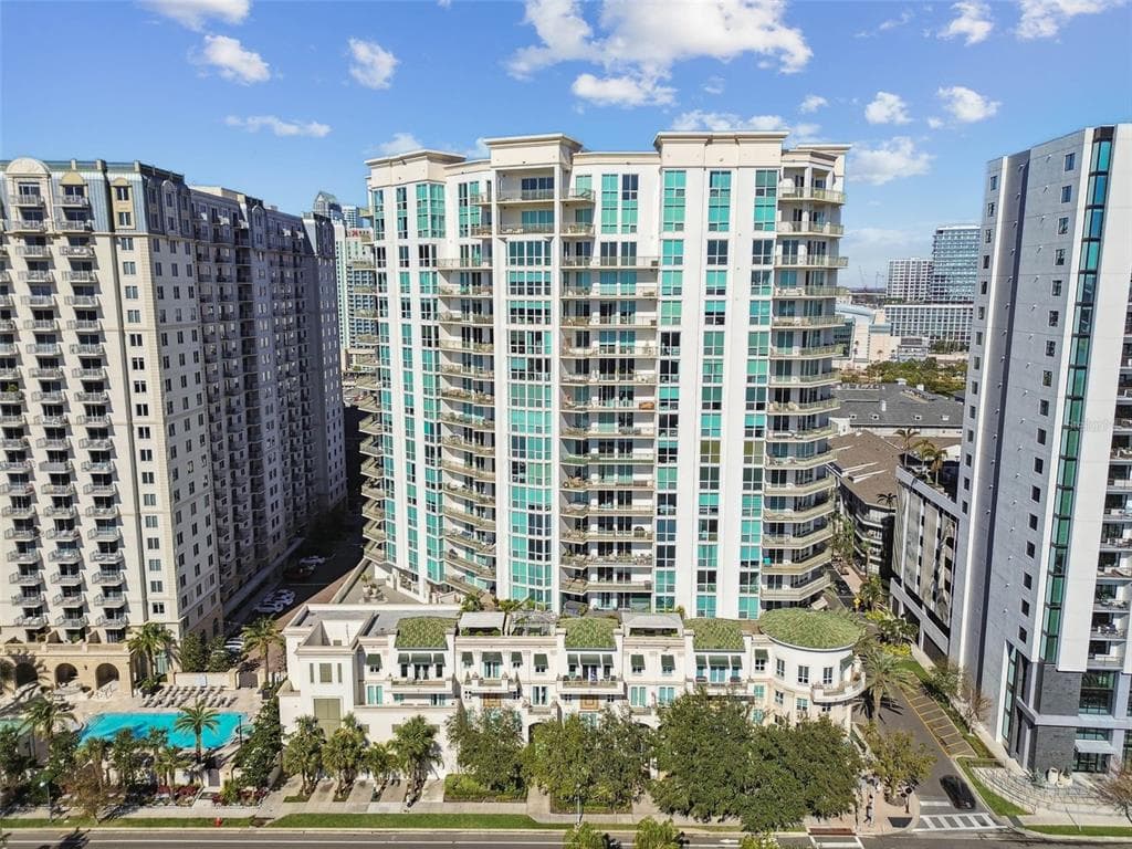 450 KNIGHTS RUN AVENUE UNIT 705 TAMPA, FL 33602